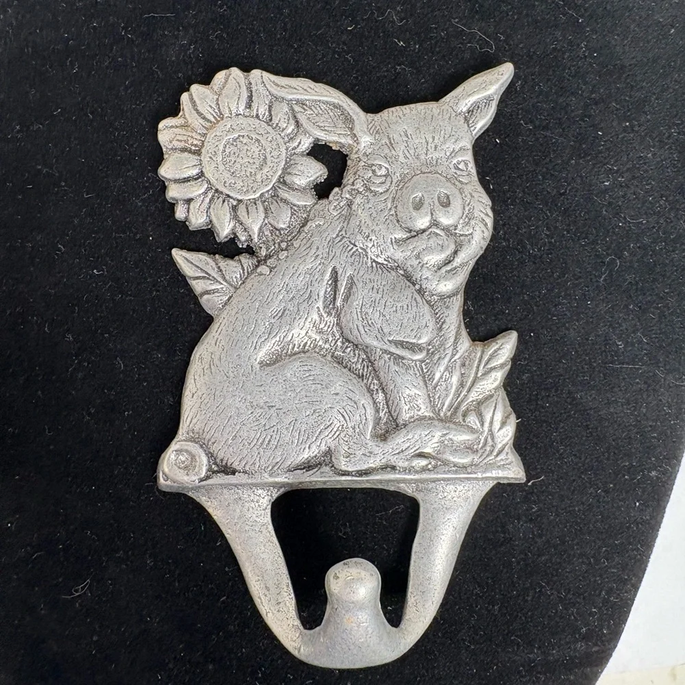 Vintage Carson Pewter Pig with Sunflower Wall Hook